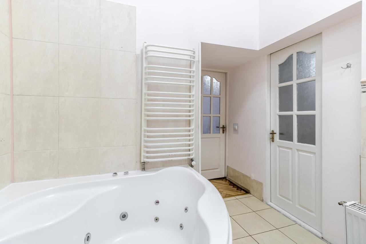 Striltsiv Apartment Lviv Eksteriør bilde